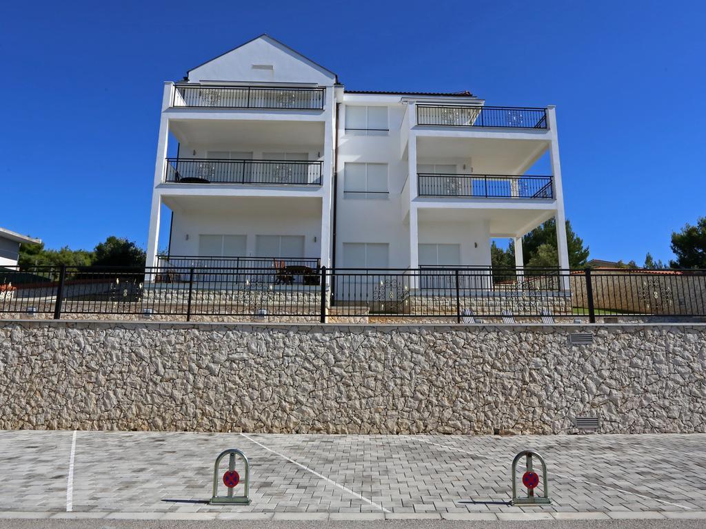 Lovely Apartment With Beautiful Pool Primošten Exterior foto